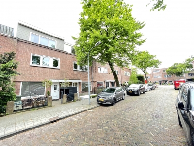 Volledig gemoderniseerde TUSSENWONING in de gezellige Indische buurt! Huurprijs: € 2250,- p/m in Haarlem